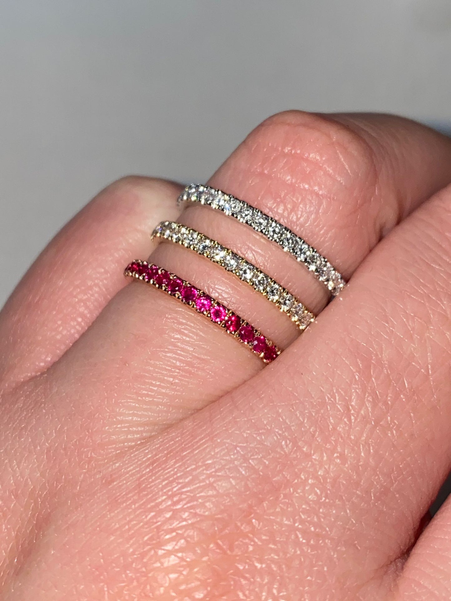 Anello in oro massiccio 14 carati con diamanti naturali e rubini (misura regolabile)