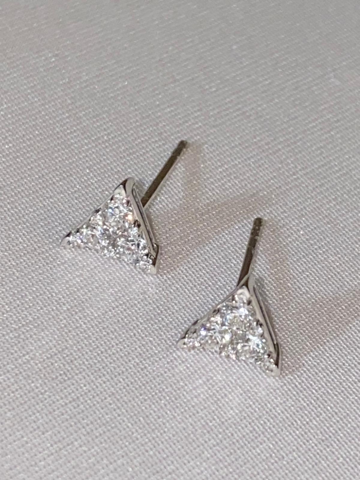 18k solid gold Trilliant-Shaped natural diamond Earrings