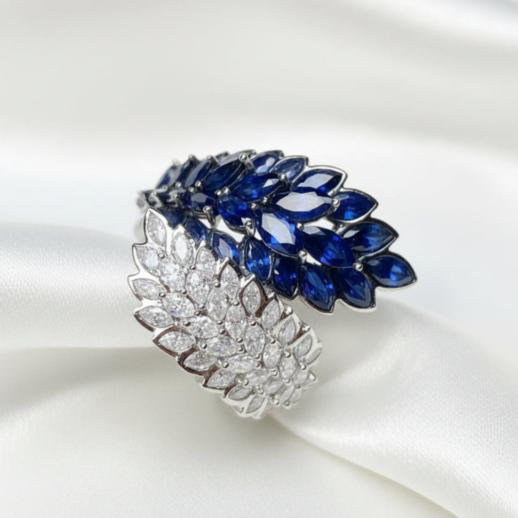 One and only natural diamond and sapphire ring in 18k gold (Resizable)