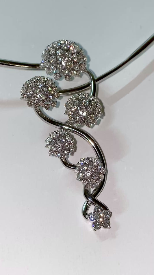 Collier unique en son genre, orné de pissenlits en diamants naturels de 4,76 carats et monté sur argent sterling.